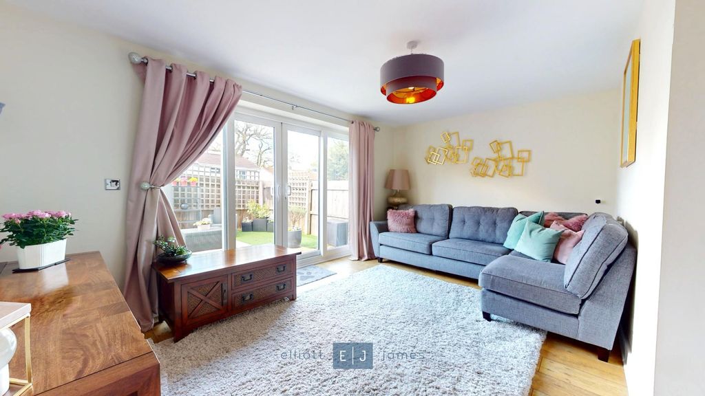 Property photo 3 of 22