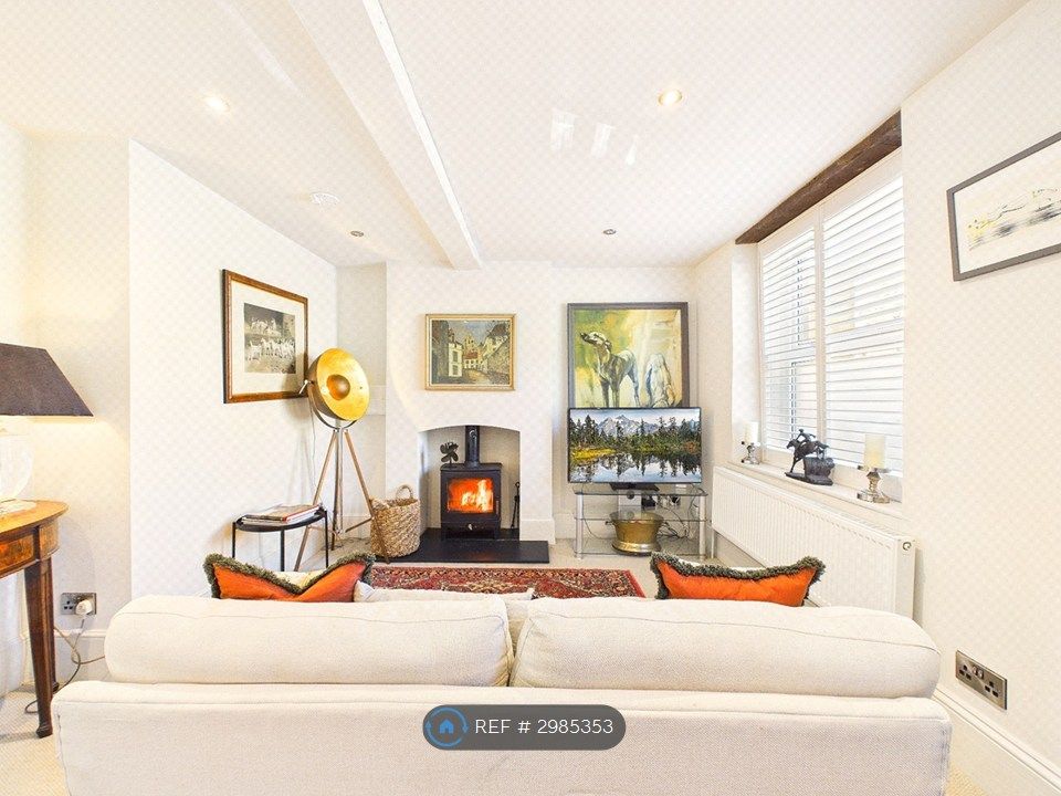 Property photo 2 of 34