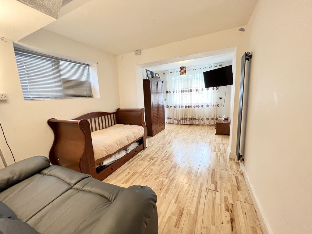 Property photo 2 of 12 Gallery