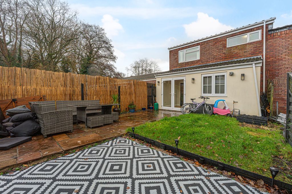 Property photo 2 of 32