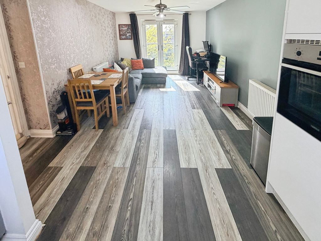 Property photo 3 of 8