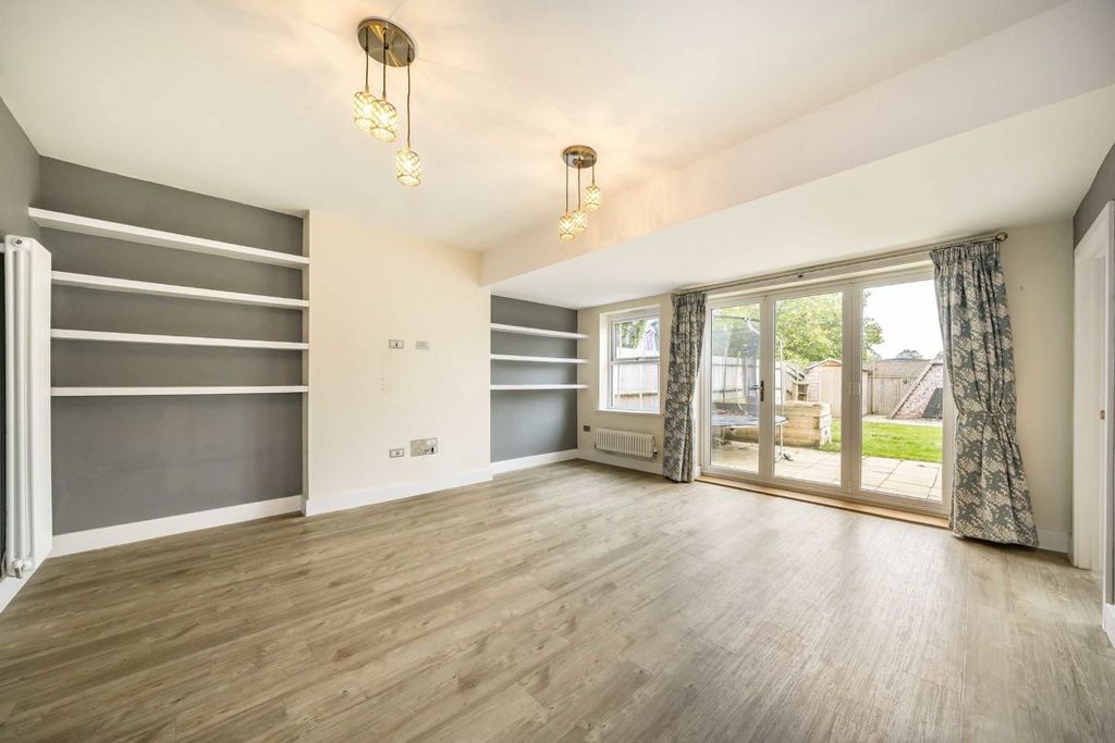 Property photo 3 of 9