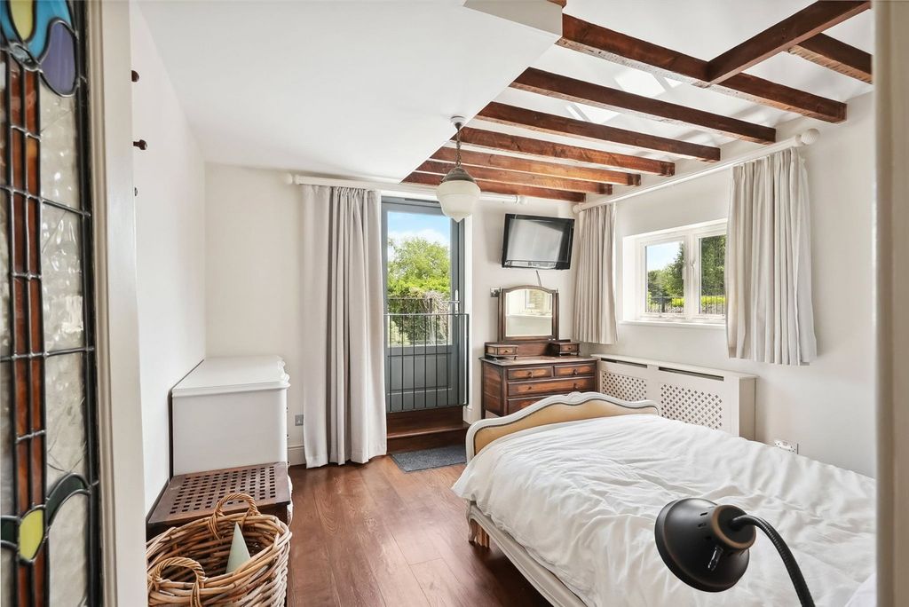 Additional image 22 of 6 bed semi-detached house for saleUxbridge Road, Hampton TW12