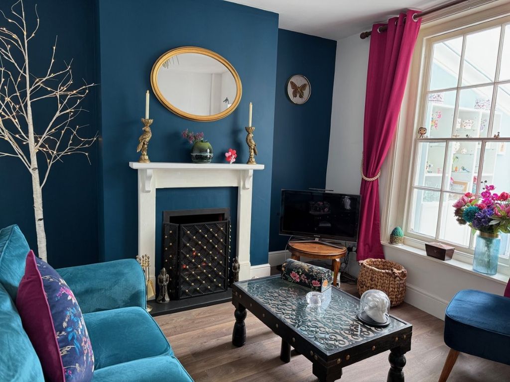 Property photo 2 of 20