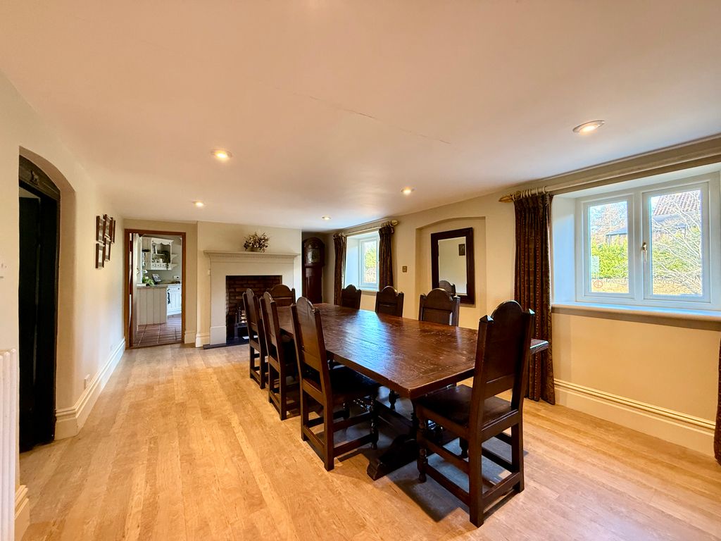 Property photo 3 of 30 Dining Room