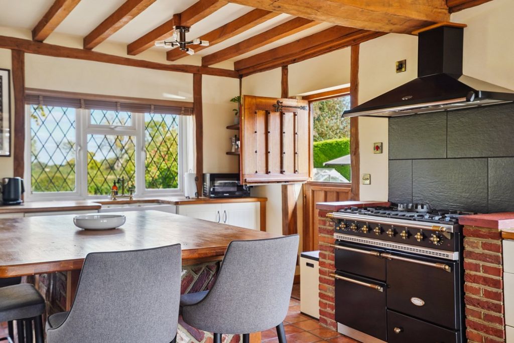 Property photo 3 of 35 Kitchen