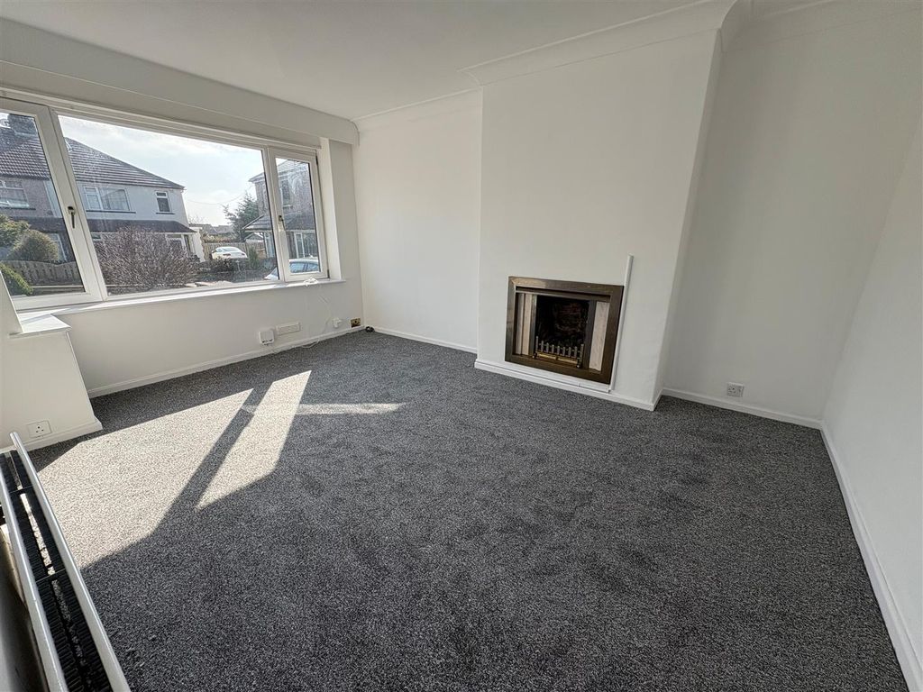 Property photo 2 of 26