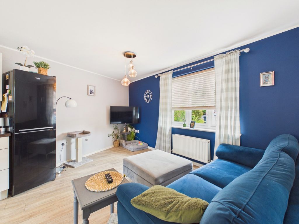 Property photo 3 of 11 5213854