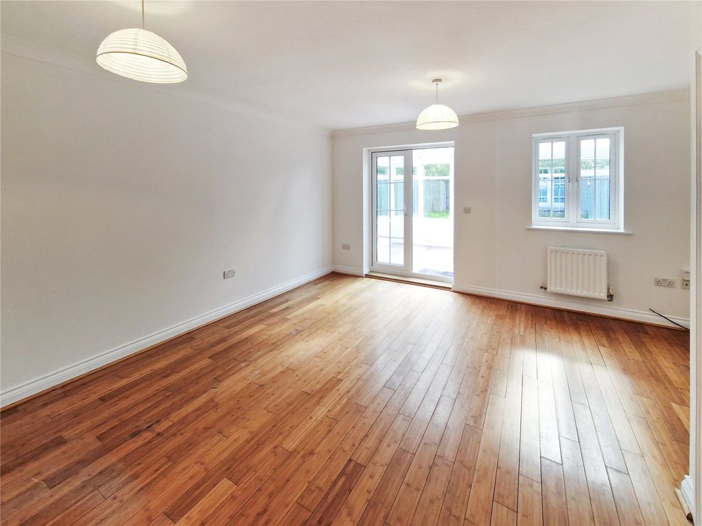 Property photo 3 of 14 Picture No. 25