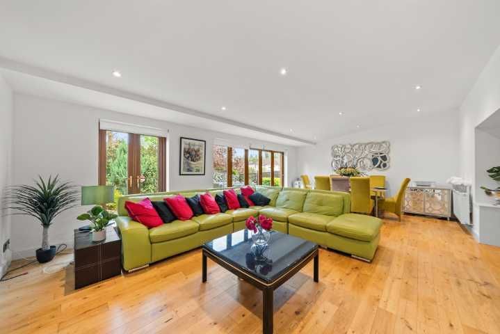 Property photo 3 of 42