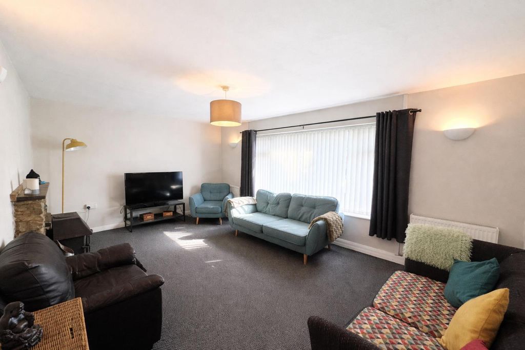 Property photo 3 of 15 Lounge 1.Png