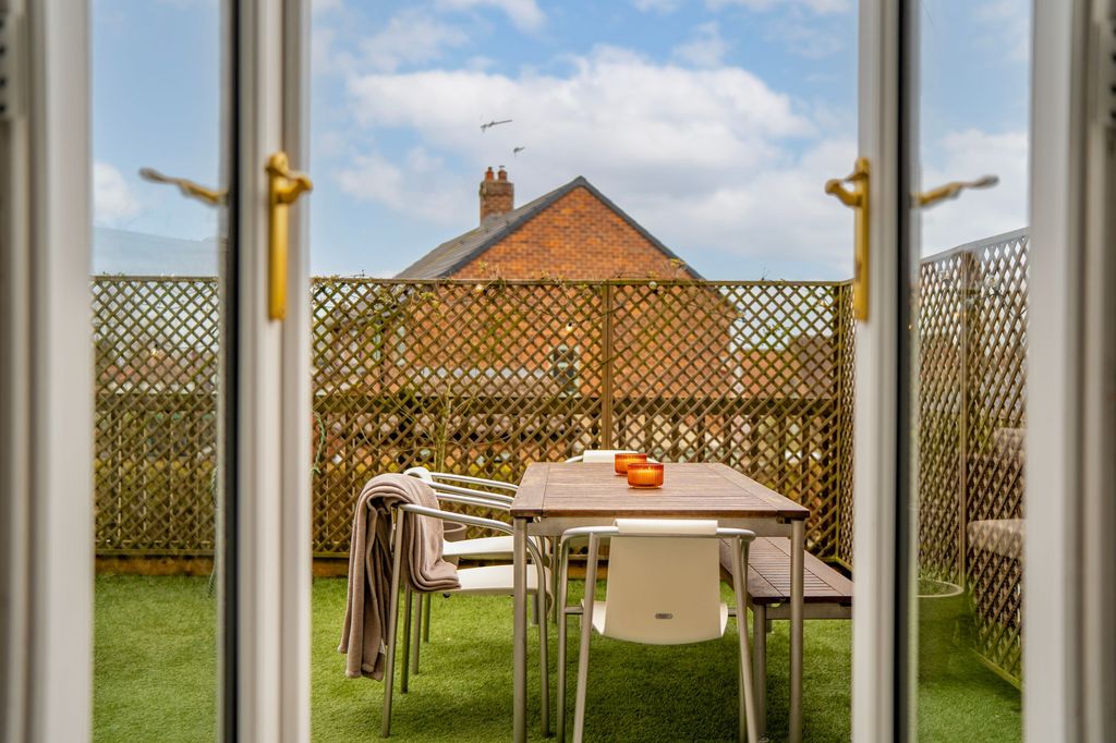 Property photo 3 of 50