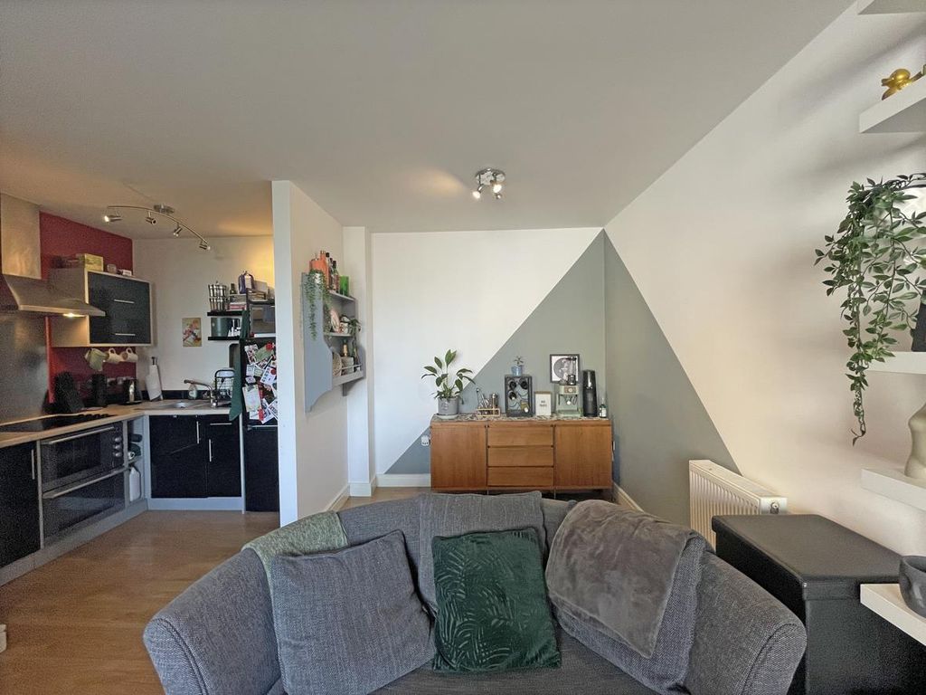 Property photo 3 of 17 Brittany Street 51 - Lounge 3.Jpg