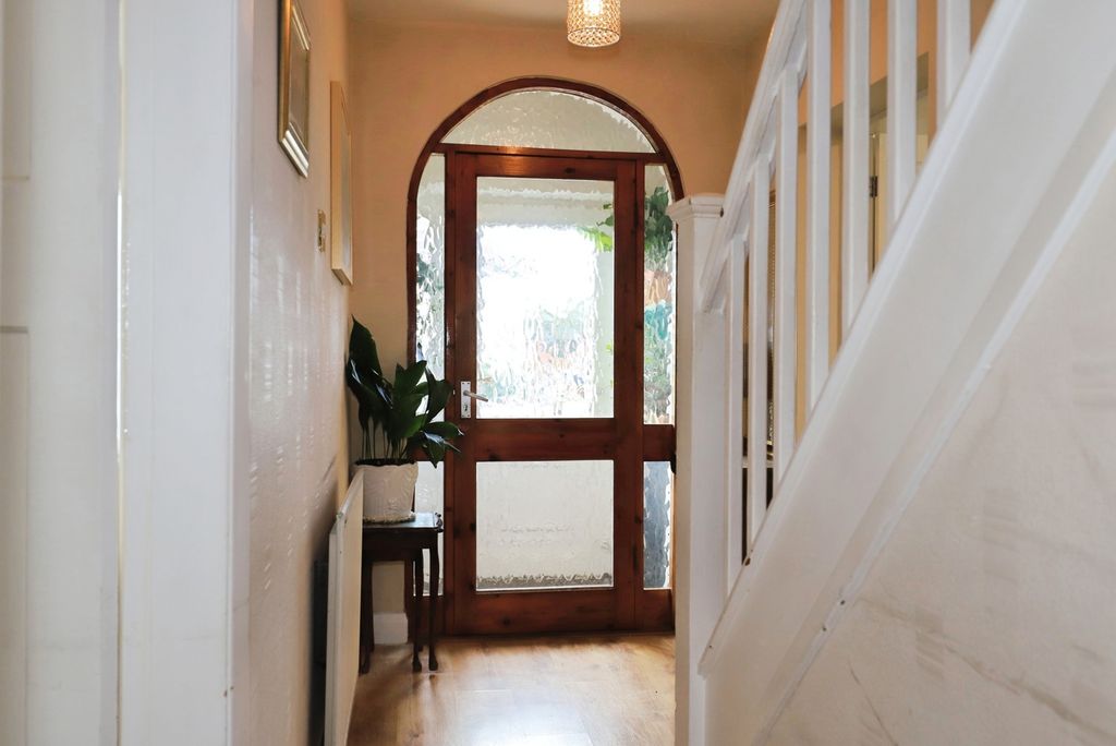 Property photo 2 of 18 Pbox-Img.Jpg