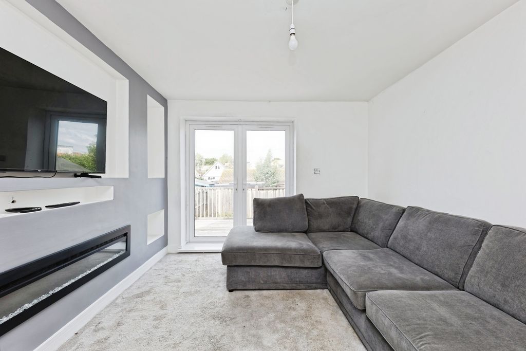 Property photo 3 of 13 Pbox-Img.Jpg