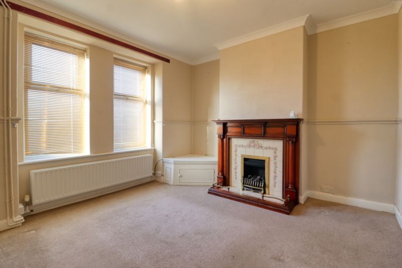 Property photo 3 of 13 Lounge