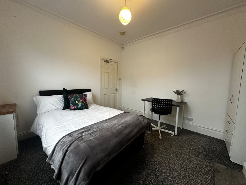 Property photo 3 of 12 Picture No. 21