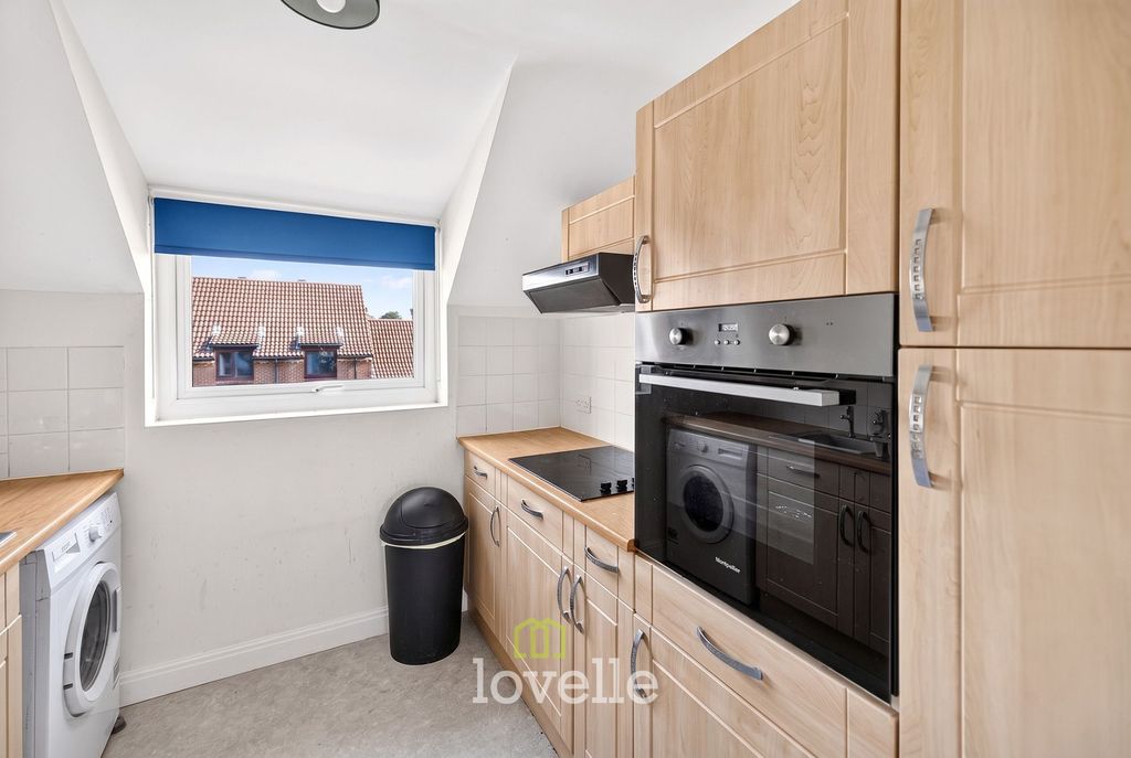 Property photo 3 of 12