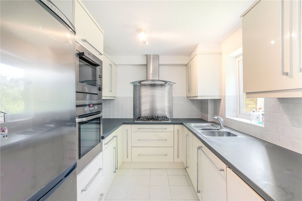 Property photo 1 of 7 Kitchen