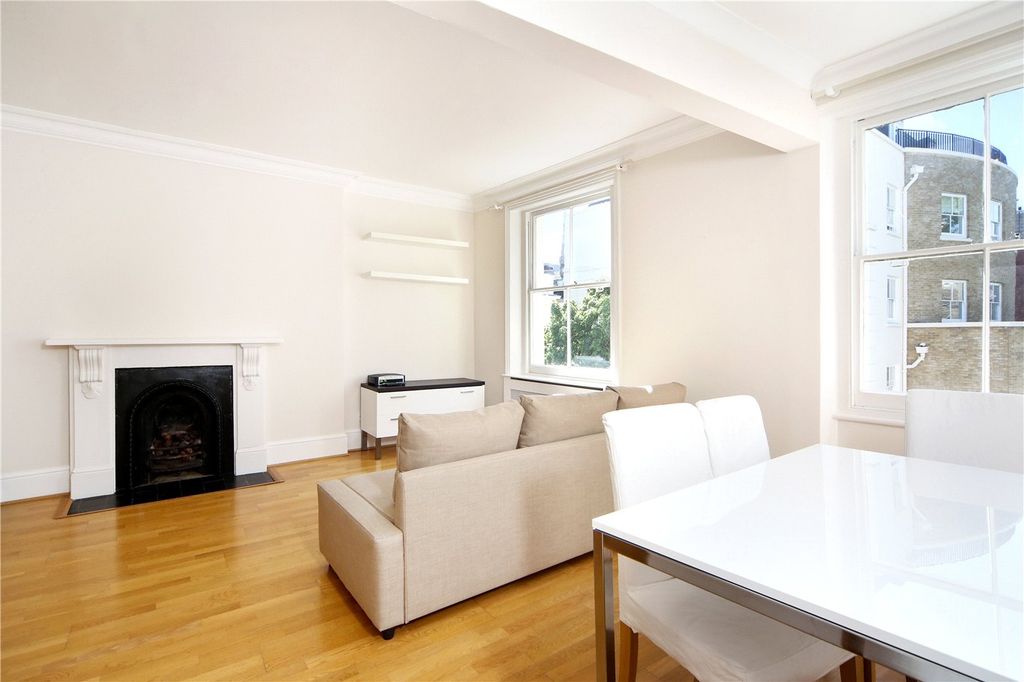 Property photo 3 of 11 Picture No. 12