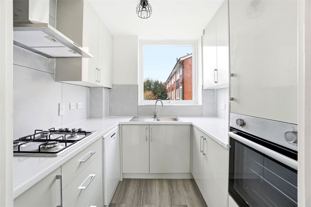 Property photo 3 of 14 Picture No. 27