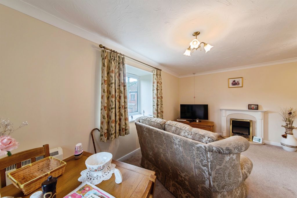 Property photo 2 of 17