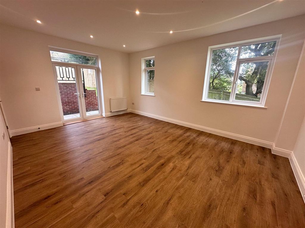 Property photo 3 of 11 Img_1030.Jpg