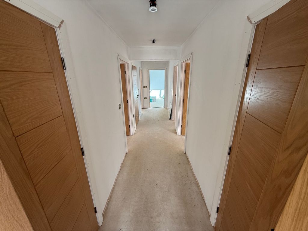 Property photo 3 of 25