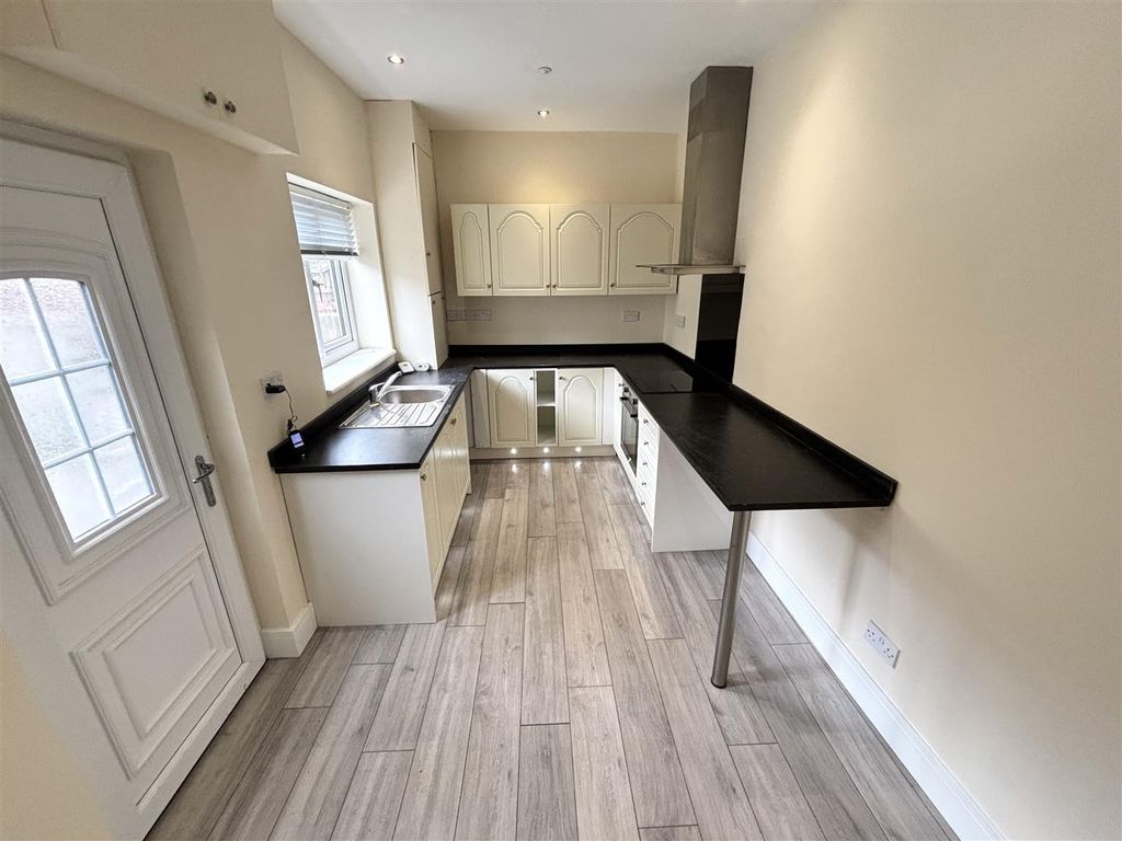 Property photo 2 of 10 Kitchen/Diner