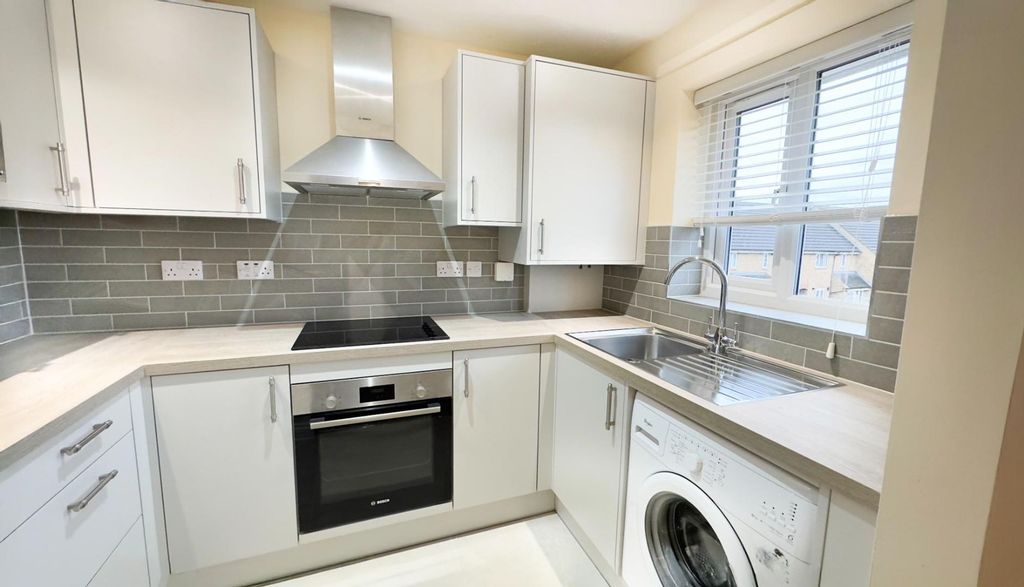 Property photo 3 of 9 Kitchen.Jpg