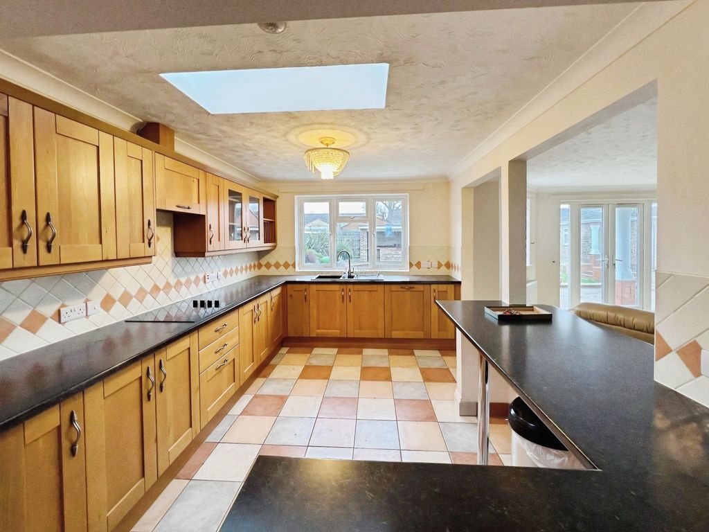 Property photo 3 of 27