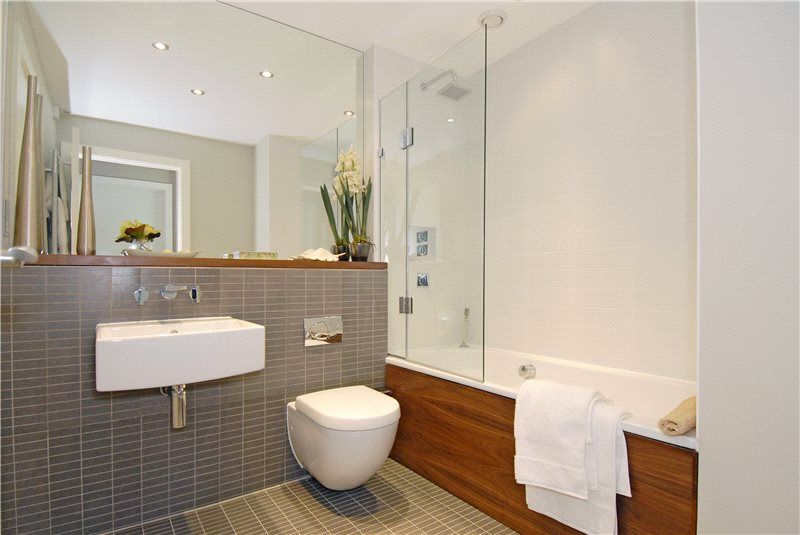 Property photo 3 of 7 Bathroom