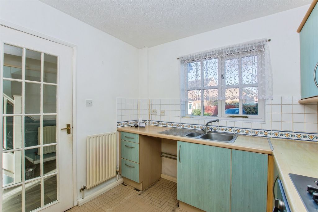 Property photo 2 of 18