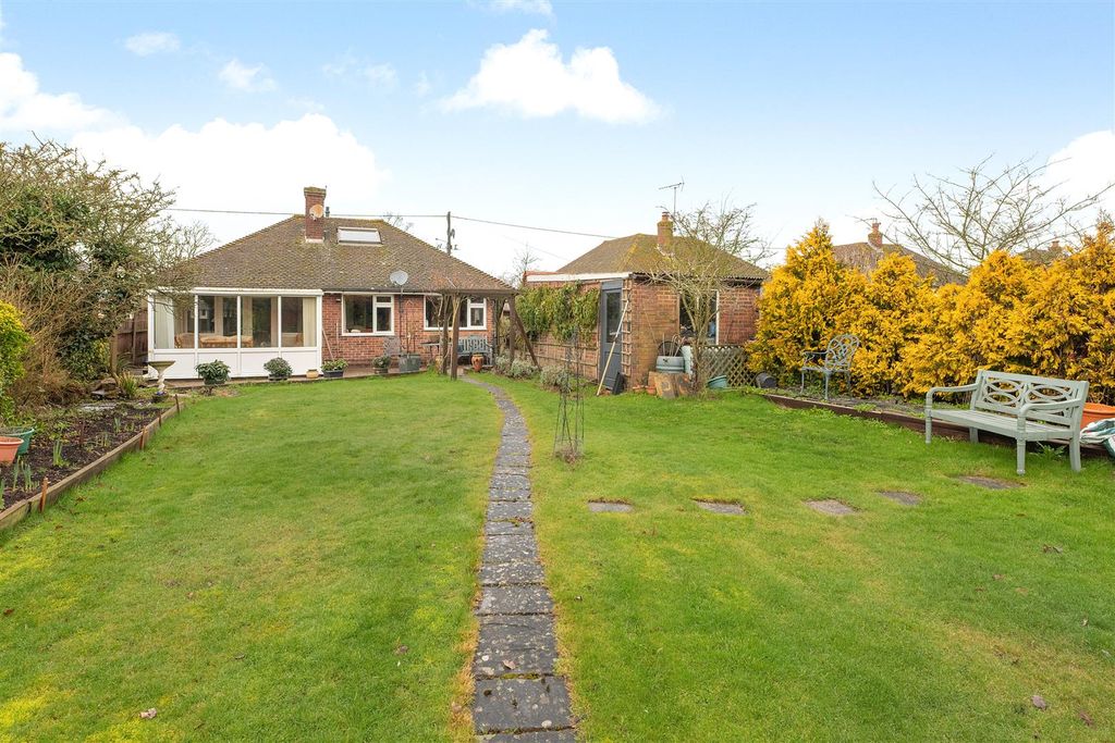 Property photo 2 of 14 Chestfield Road, Chestfield, Whitstable