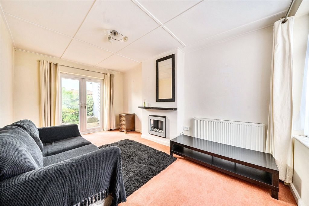 Property photo 2 of 12 Picture No. 18