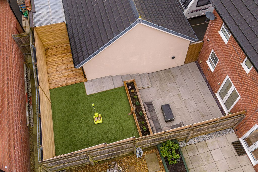 Property photo 2 of 38