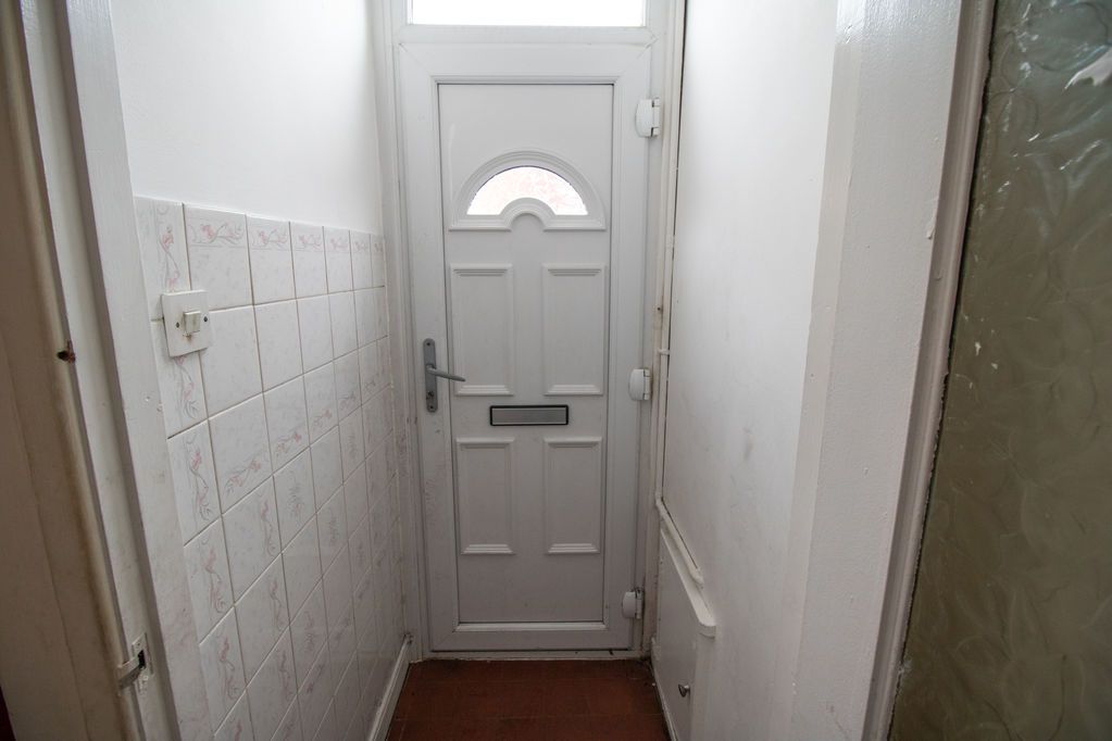 Property photo 2 of 13 Entrance Vestibule