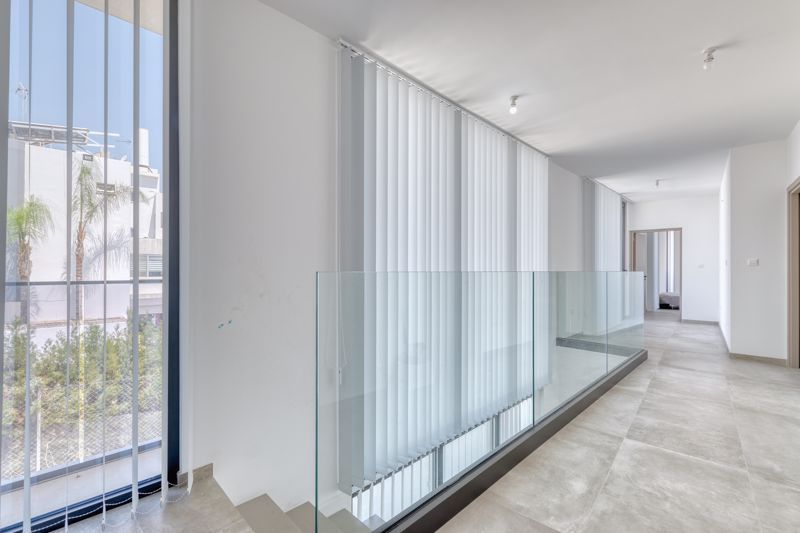 Property photo 3 of 33 1st Floor Landing