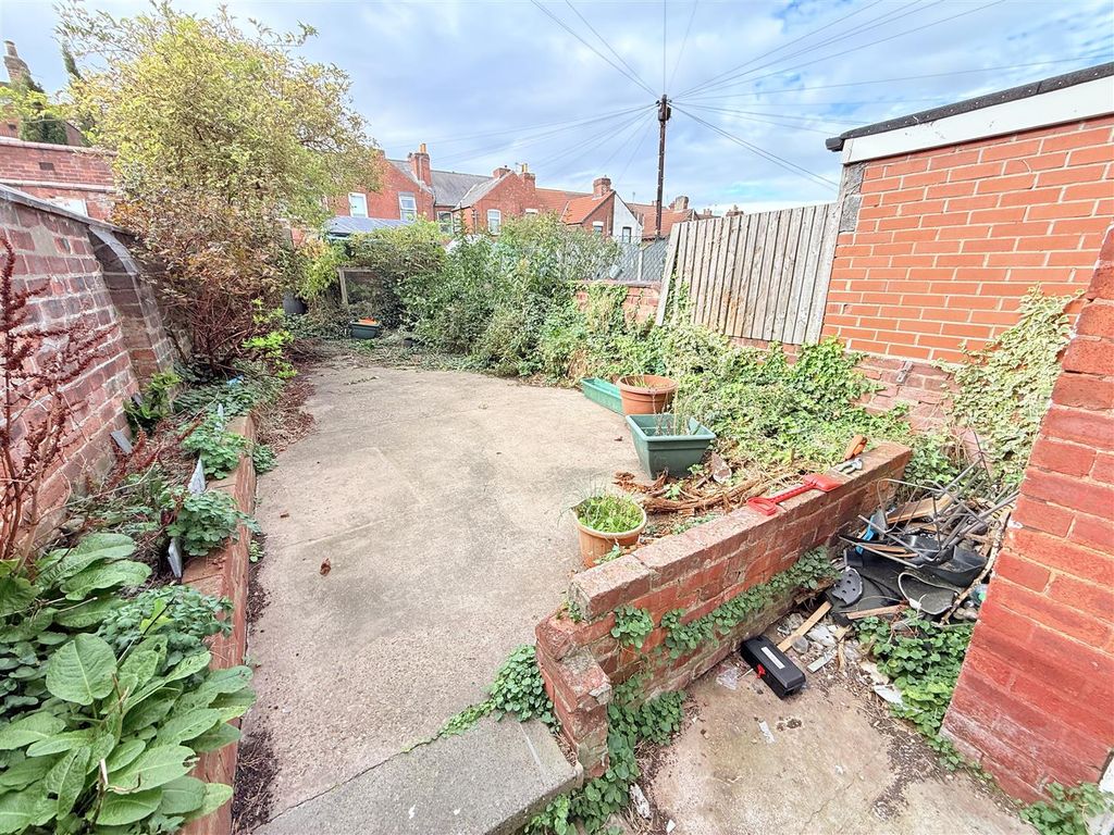 Property photo 2 of 9 Court Yard