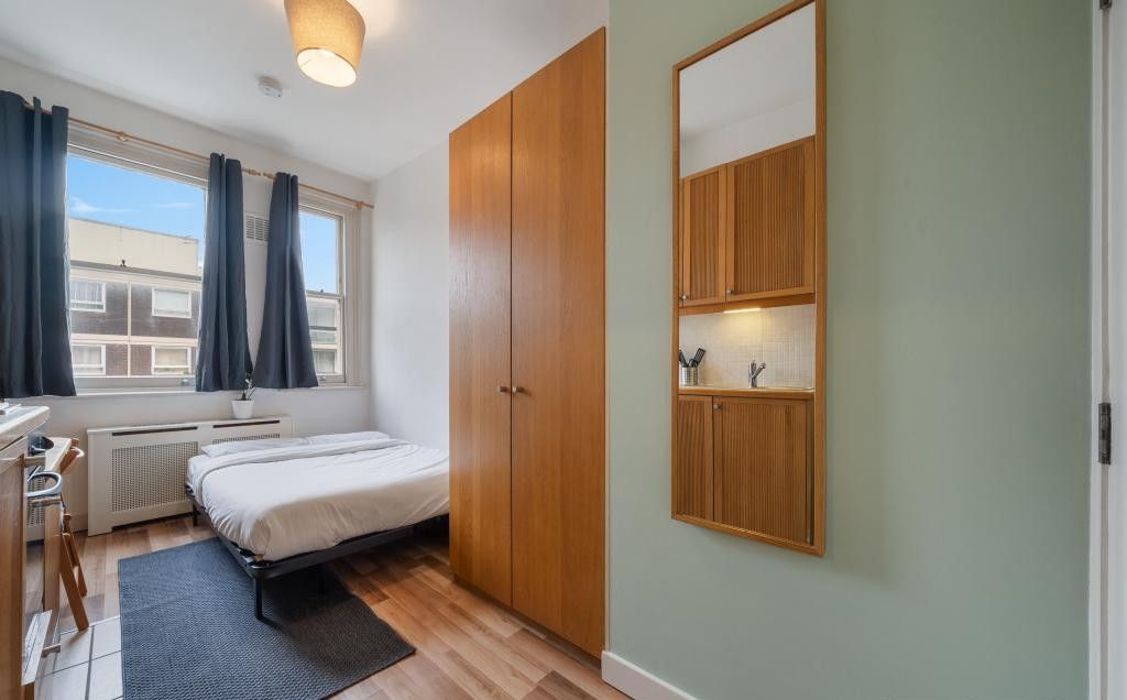 Property photo 1 of 6 Studio To Rent