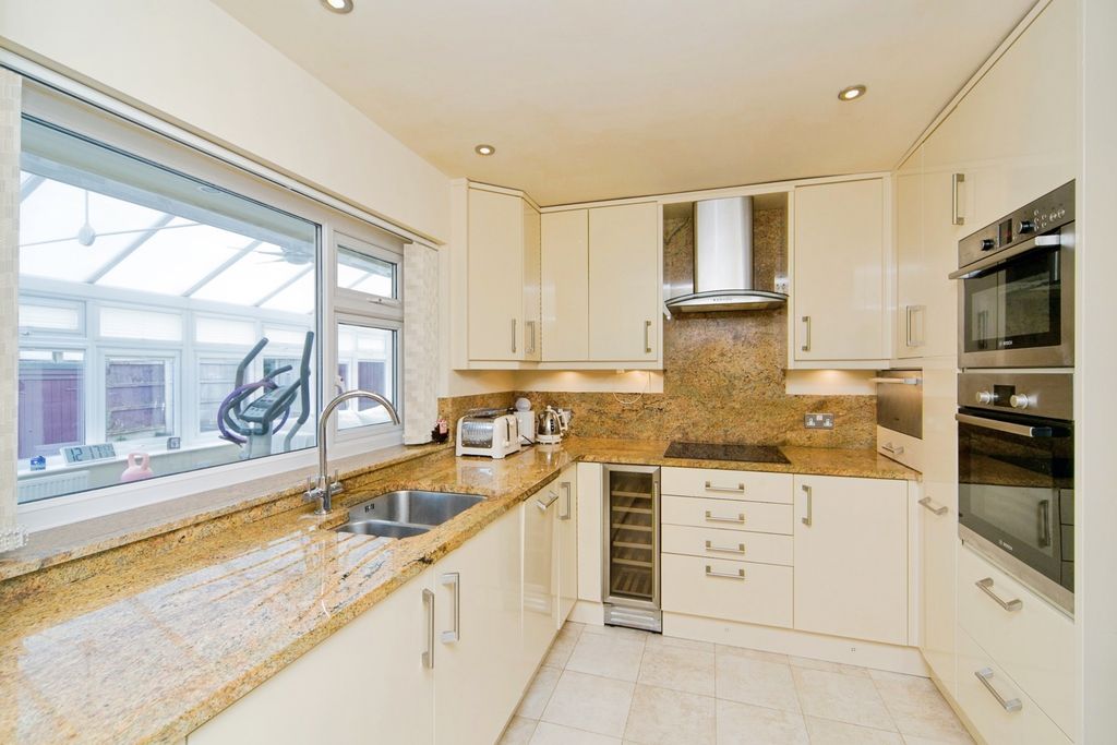 Property photo 2 of 19 Pbox-Img.Jpg