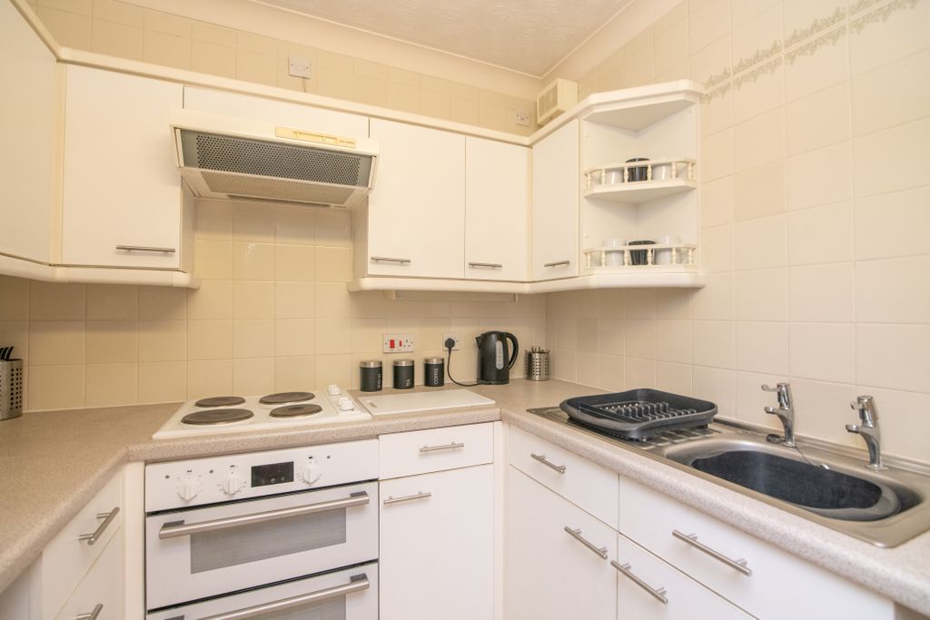 Property photo 3 of 11