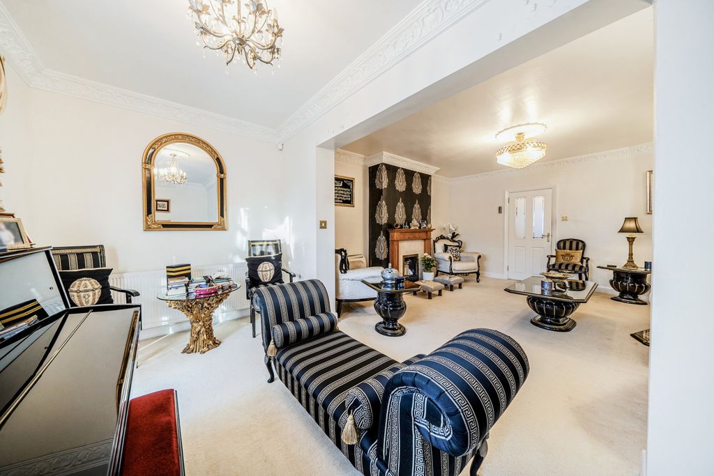 Property photo 1 of 21 1-691c51F701781-1...