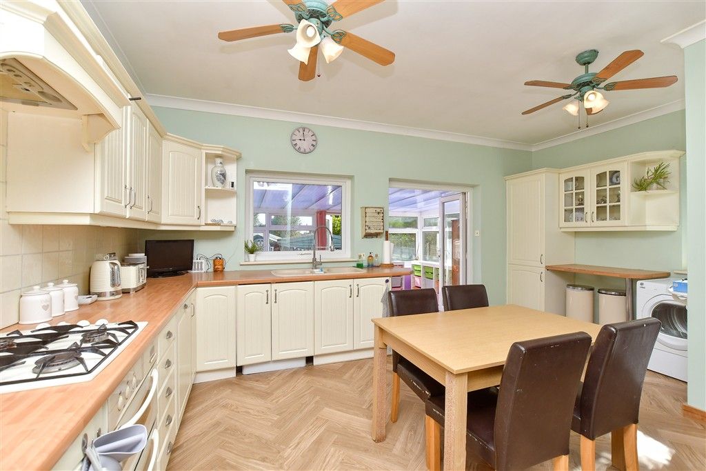 Property photo 3 of 7 Kitchen/Breakfast Room