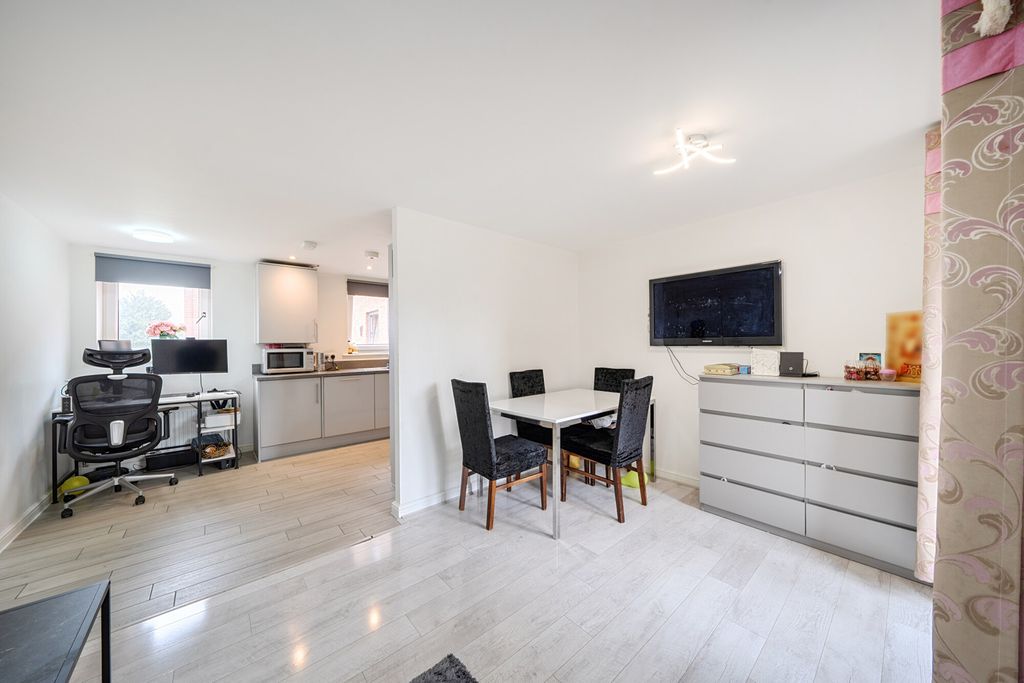 Property photo 3 of 20 1471527-14-6A26Bd...
