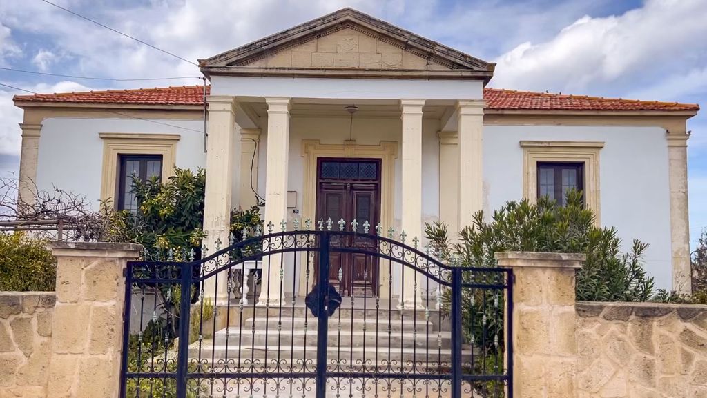 Property photo 1 of 7