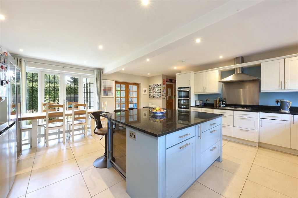 Property photo 3 of 49 Picture No. 53