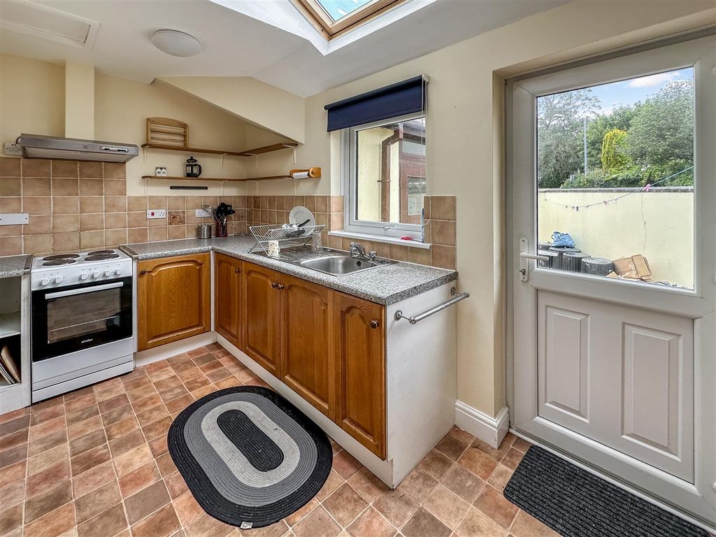 Property photo 3 of 14