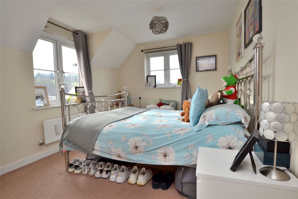 Property photo 2 of 17 Picture No. 12