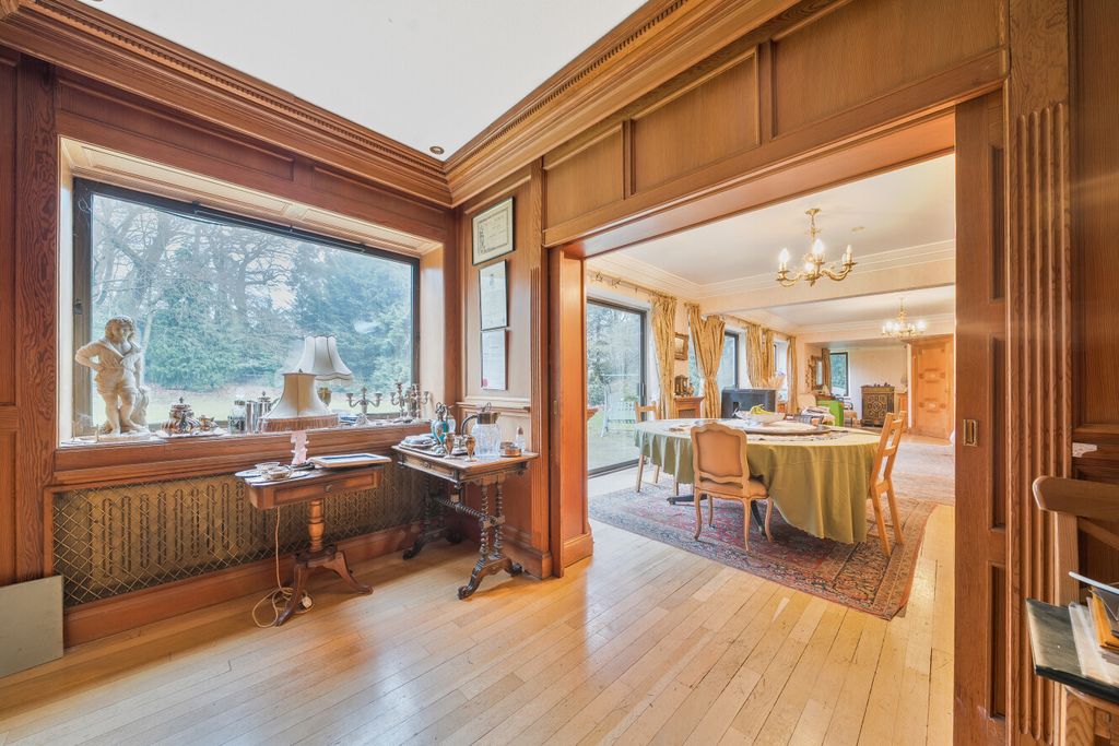 Property photo 2 of 22 1409486-12-698A2d...